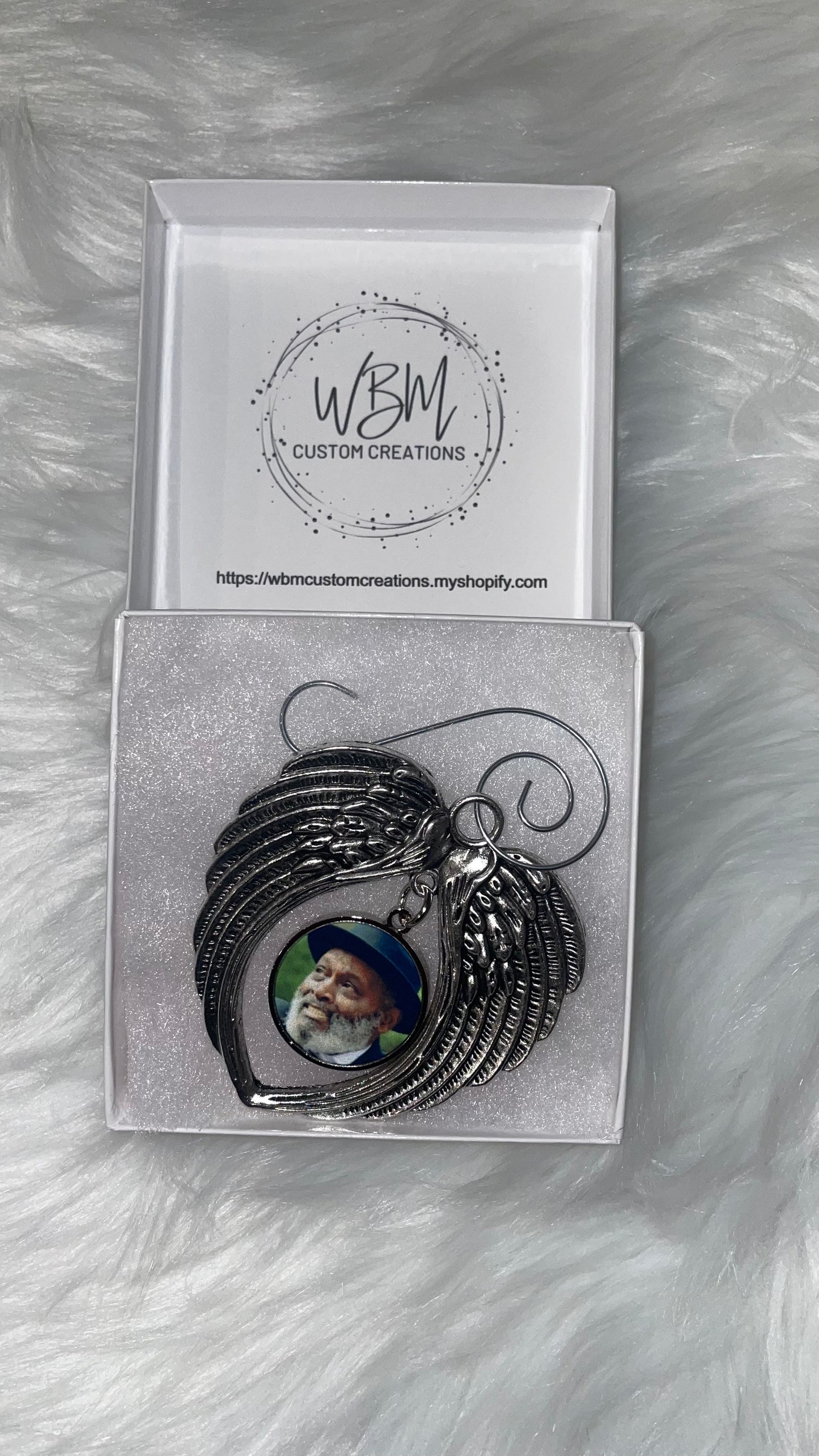 Metal Picture Ornament with Angel Wings / Key Chains